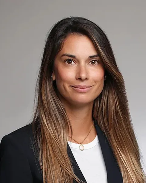 Photo CV et LinkedIn : portrait professionnel en studio à Genève